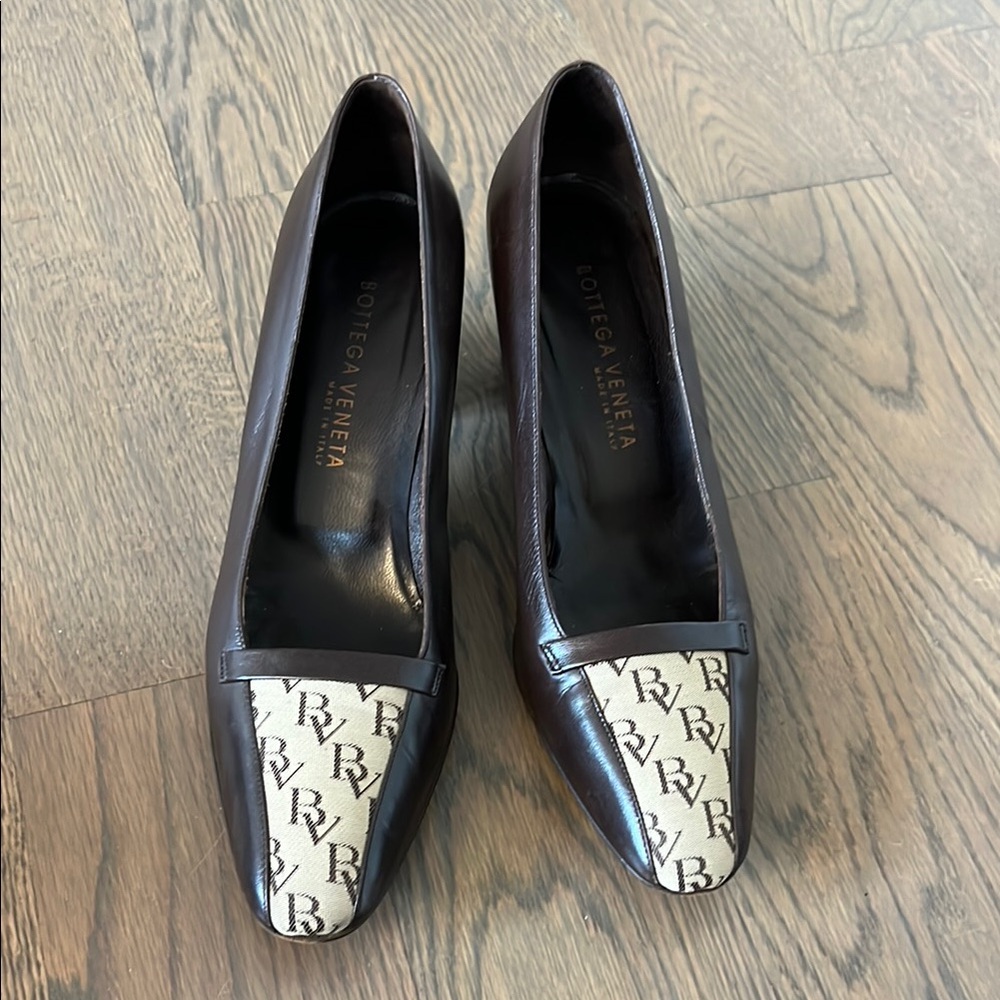 Bottega Veneta Brown Heels with Classic Design